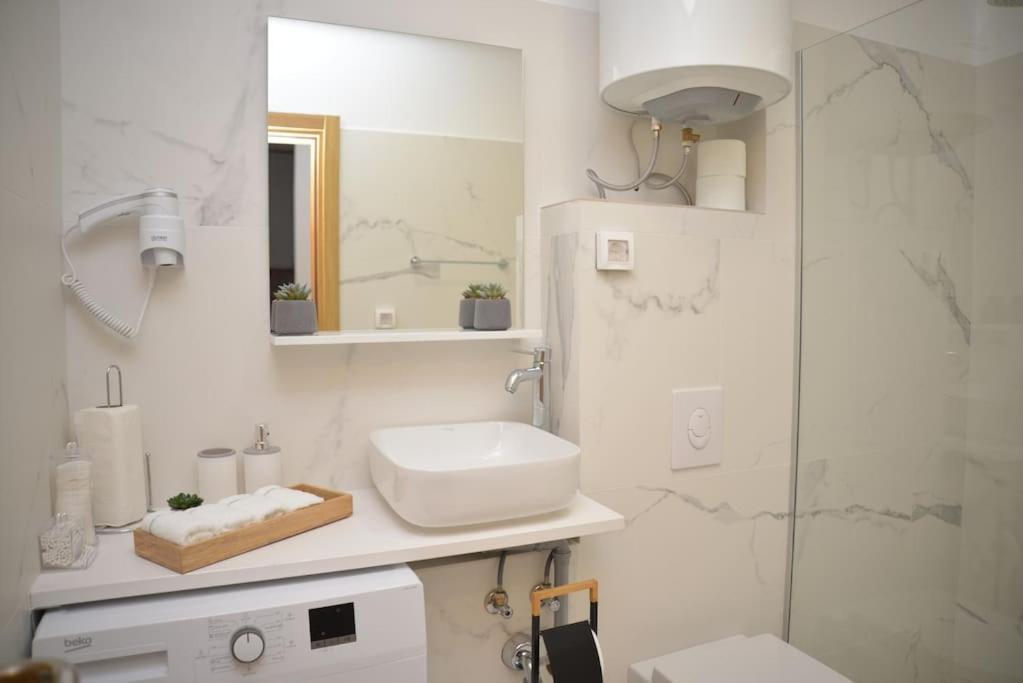 Design Flat With Impressive Boka Bay View Apartment Kotor Bagian luar foto